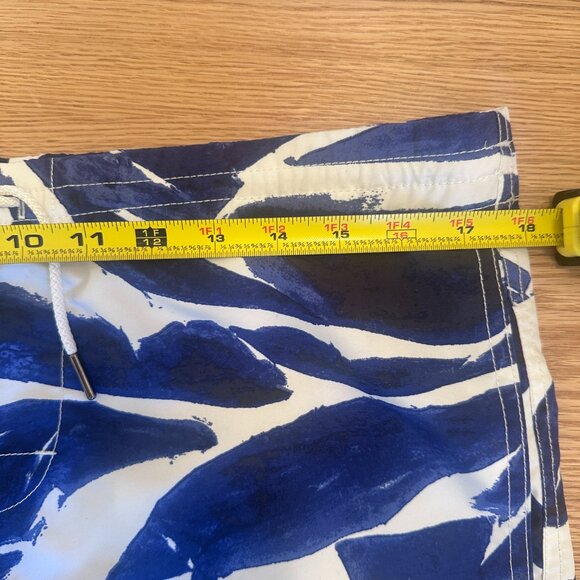 Club Monaco Men’s XS 4” Inseam Swim Trunk - Blue Leaf Print - Picture 6 of 9